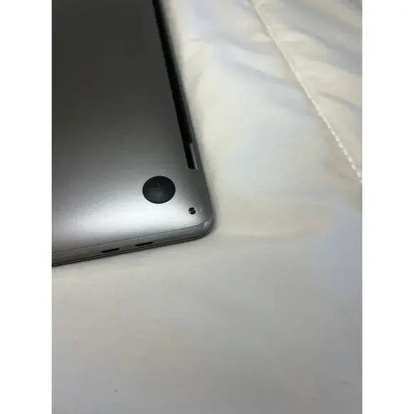 Apple MacBook Pro 13 Silver Touch Bar 2020 Intel Core I5, 8GB RAM, 250GB SSD